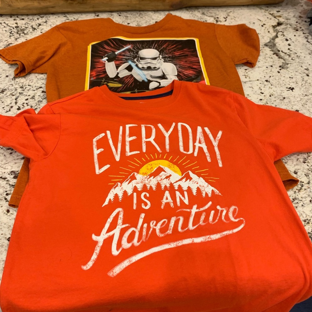 Boys lot of 2 shirts size 10/12 large Star Wars
